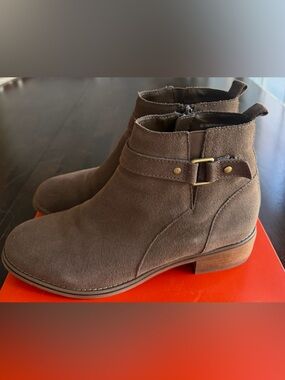 Blondo Luca Waterproof Bootie Size 10 in Taupe